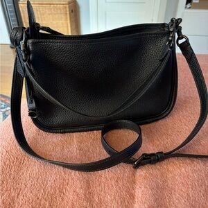 💕Like New Coach Cary crossbody bag💕
